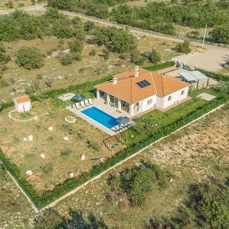 Marija Sibenik فيلة Kljuc (Sibenik-Knin)
