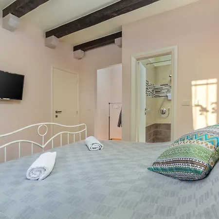 Marija Sibenik Villa *