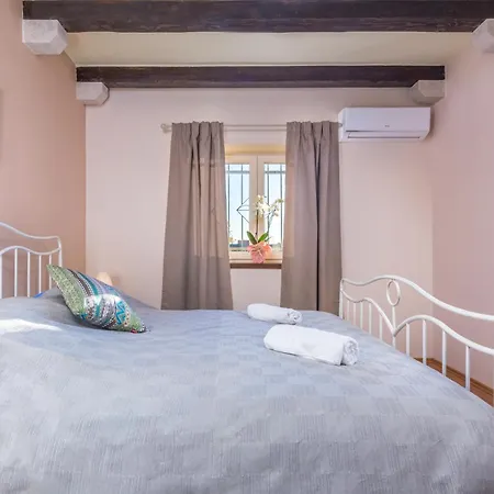 Marija Sibenik Villa *